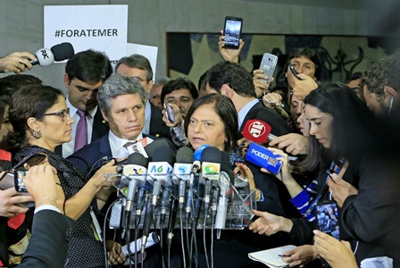 Lder_Alice_fala_com_a_imprensa_sobre_o_impeachment_de_Temer_1