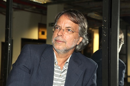 Mia_Couto_-_Fronteiras_do_Pensamento_-_9623667392_7a85acfab8_o_-_Web