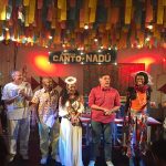 Nivaldo_Lariu_com_elenco_De_Um_Tudo