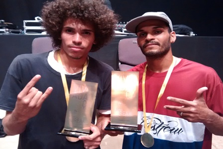 Bboy_Manga_e_Bboy_Clif_vencedores_da_11_Batalha_de_Break_VIVADANA