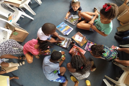 Amora_em_ao___Eu_brinco_eu_existo__1