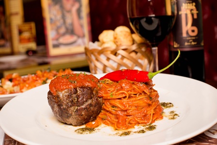 PARIS_6_STEAK_HACHE__HELENA_RANALDI_THATIANA_BIONE