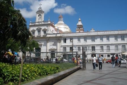 Feira_dos_Aposentados_ser_na_Praa_da_Piedade