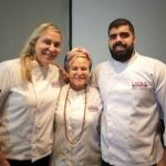 Tereza_Paim_com_os_chefs_Mnica_Rangel_e_Rafael_Zacaras_Foto-Marcello_Fontes