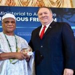 recebendo_o_premio_-_Ivanir_dos_Santos_com_o_Secretrio_de_Estado_Americano_Michael_Pompeo