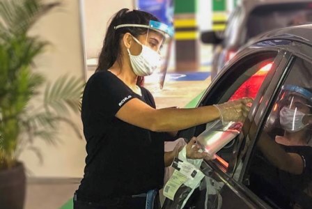 Drive_thru_Shopping_Paralela