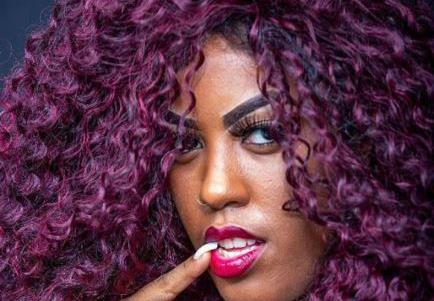 Emilly_Rodrigues_banda_A_Dona_3