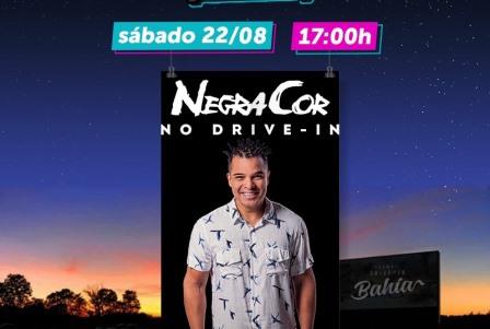 Negra_Cor_faz_show_no_Cine_Drive-In_Bahia