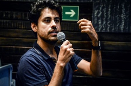 Victor_Cayres_ministra_fase_de_pesquisa_em_programa_de_formao_em_game_design_Foto_Joo_Ramos