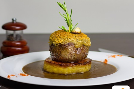 Cuco_Bistro_File_Gratinado_em_Crosta_de_Queijo