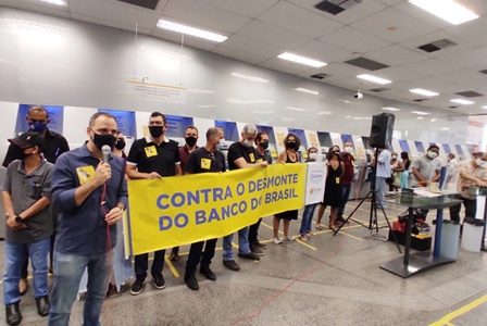 Augusto_Vasconcelos_denuncia_desmonte_do_Banco_do_Brasi