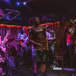 Okwei_Odili_e_banda_Aweto_Por_Wilton_Cruz