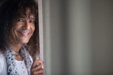 Luiz_Caldas_lana_lbum_intimista