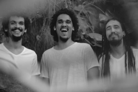 Power_trio_baiano_Ofa_Leito_dAgua_Foto_por_Analu_Abreu