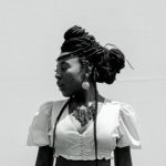 Cantora_e_compositora_Sued_Numes