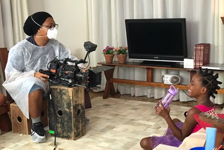 Em_fase_de_producao_O_diretor_de_fotografia_Cludio_Antnio_e_a_atriz_Maria_Nogueira_Farias