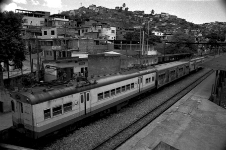 Zumvi_Foto_do_Subrbio_Ferrovirio._Bairro_Santa_Luzia._Ano._2009._Foto._Lzaro_Roberto