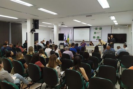 DPE_-_Cartilha_no_ano_de_lanamento_em_2019._Verso_ainda_sem_o_uso_do_braille