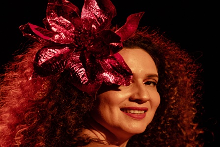 Claudia_Cunha_Foto_Flora_Negri