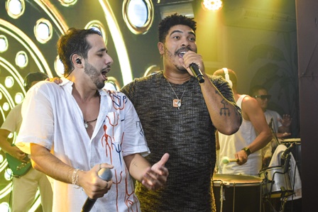 Lucas_e_Denny_-_foto_por_Bruno_Laranjeira