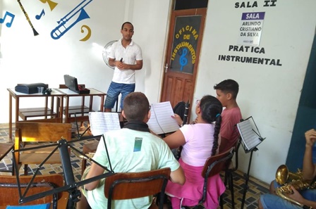 Minerva_Escola_Alcides_Santos