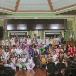 Co_vereadora_Laina_Crisostomo_dialoga