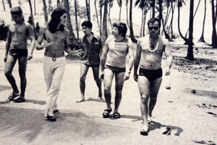 Arembepe_-_Roman_Polanski_e_Jack_Nicholson_ultimos_a_direita_-_reproducao