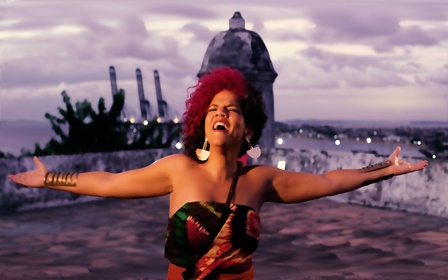 Juliana_Ribeiro_lana_clipe