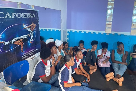 Manganga_leva_oficinas