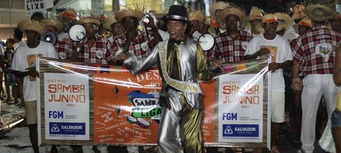 Quarto Desfile do Garcia de Samba Duro Junino com grupos Samba Offscala, Samba Futuka, Samba Duro de Terreiro, Samba do Morro e Roda de Samba Mucum’G