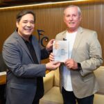 Fortuna_Crtica_recebe_o_empresrio_Luiz_Mendona