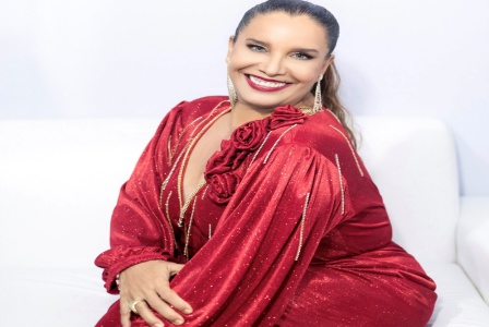 Sarajane_celebra_40_anos_de_carreira_como_cantora_de_carnaval