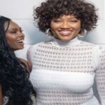 Luedji_Luna_e_Xnia_Frana_do_voz_ao_tema_de_abertura_de_Renascer