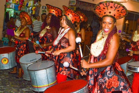 Bloco_A_Mulherada_homenageia_orix_Nan_na_quinta-feira_de_Carnaval