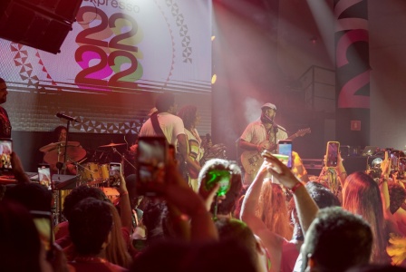 Celebrando_a_Brasilidade_Expresso_2222_desembarca_em_mais_um_Carnaval