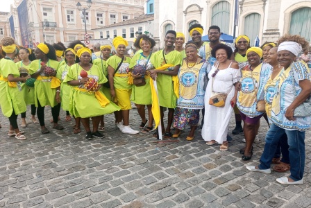 Afox_Om_Iz_levar_cultura_Yorub_para_o_Carnaval_de_Salvador