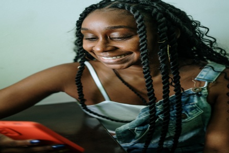 Um_Carnaval_em_Cada_EsquinaTm_Dend_grava_comdia_romntica_durante_a_festa_em_Salvador