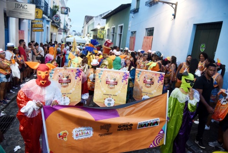 Bloco_Quero_Ver_o_Momo_encanta_folies_com_diverso_incluso_e_ancestralidade_no_Pelourinho