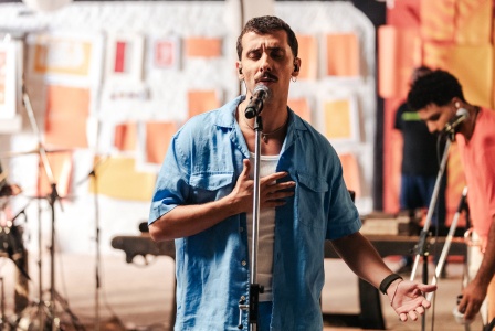 Depois_de_shows_no_aniversrio_de_Salvador_Carnaval_e_Festival_de_Vero_Tiri_apresenta_novo_EP_autoral_pela_UBAQUE