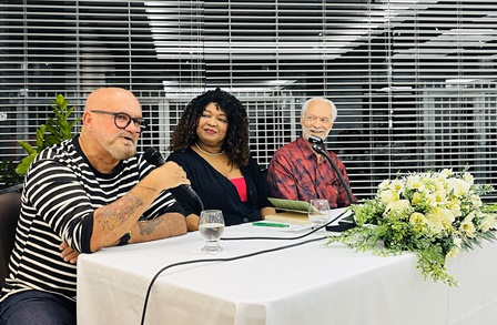 Lanc_Livro_A_Mesma_Agua_Foto_Lina_Da_Selva_VOAH_Comunicacao_02