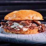 Com_novo_blend_exclusivo_Bravo_Burger_lana_novidades_com_foco_no_artesanal