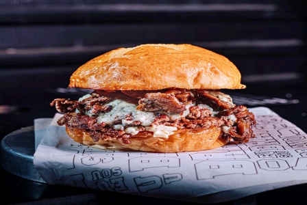 Com_novo_blend_exclusivo_Bravo_Burger_lana_novidades_com_foco_no_artesanal