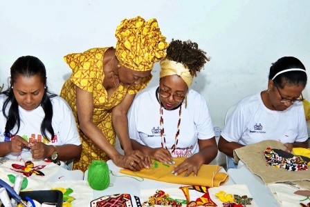 Oficinas_do_Instituto_Me_Hilda_Marcos_da_Matta_e_Lorena_Martins_no_Bem_Bahia_da_TVE