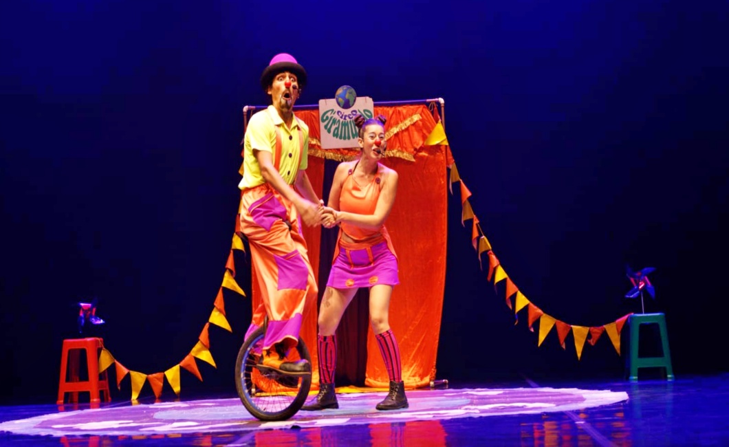 Espetáculo Gira Risas